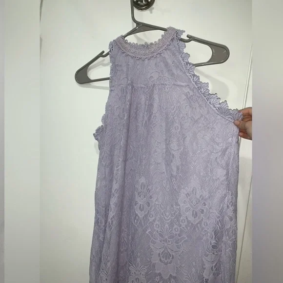 SOLD Light lavender lace detail high neck top size small
(paper + tee) - Picture 5 of 16